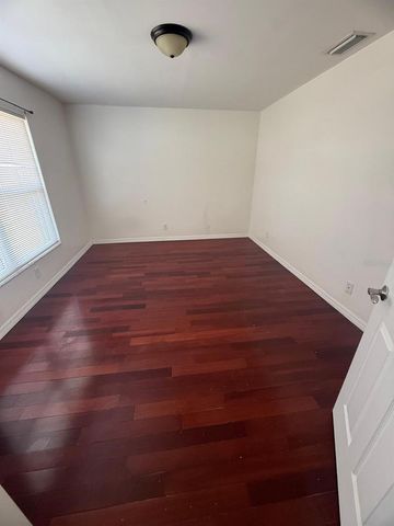 4913 E LIBERTY STREET, Tampa, FL 33617