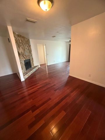 4913 E LIBERTY STREET, Tampa, FL 33617