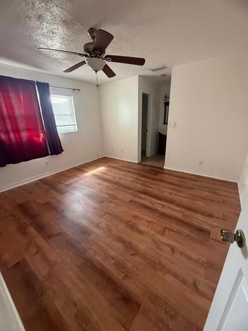 4913 E LIBERTY STREET, Tampa, FL 33617