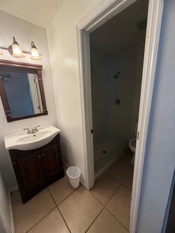 4913 E LIBERTY STREET, Tampa, FL 33617