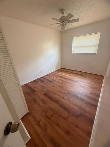 4913 E LIBERTY STREET, Tampa, FL 33617