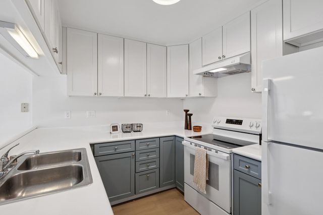 3435 Solomon Ln, Alameda, CA 94502