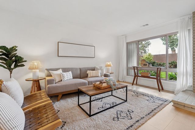 3435 Solomon Ln, Alameda, CA 94502