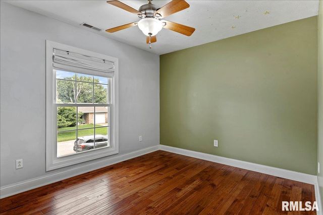 639 DEERFIELD Road, Chatham, IL 62629