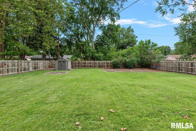 639 DEERFIELD Road, Chatham, IL 62629