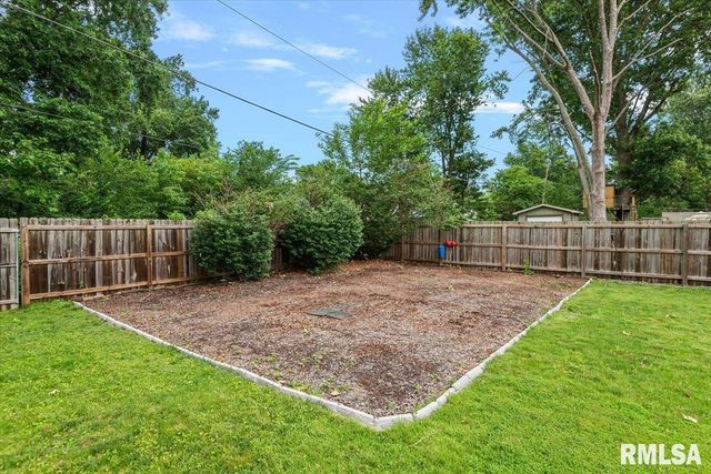 639 DEERFIELD Road, Chatham, IL 62629