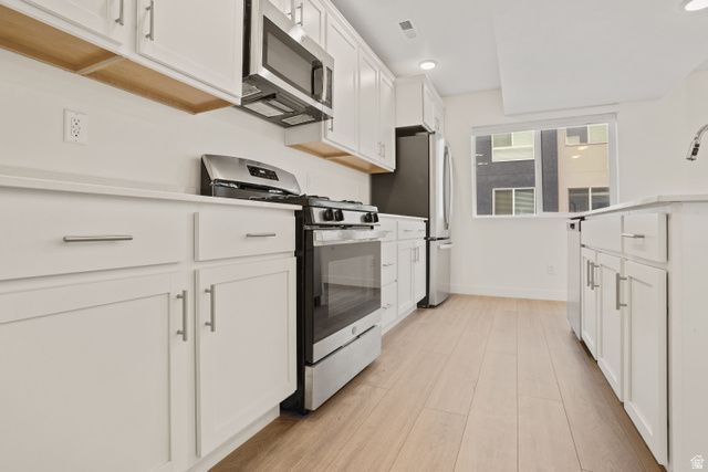 164 S BUSHNELL WAY, Clearfield, UT 84015