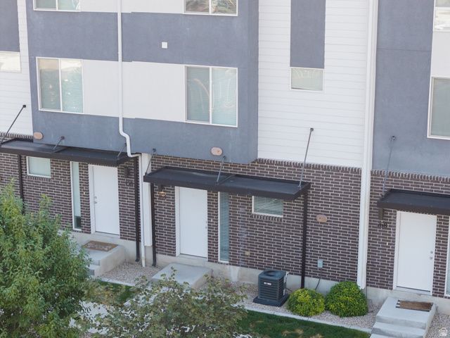 164 S BUSHNELL WAY, Clearfield, UT 84015