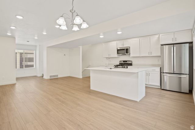 164 S BUSHNELL WAY, Clearfield, UT 84015