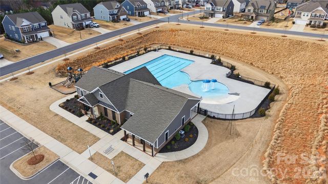 175 Falls Cove Drive, Troutman, NC 28166