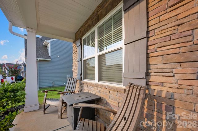 175 Falls Cove Drive, Troutman, NC 28166