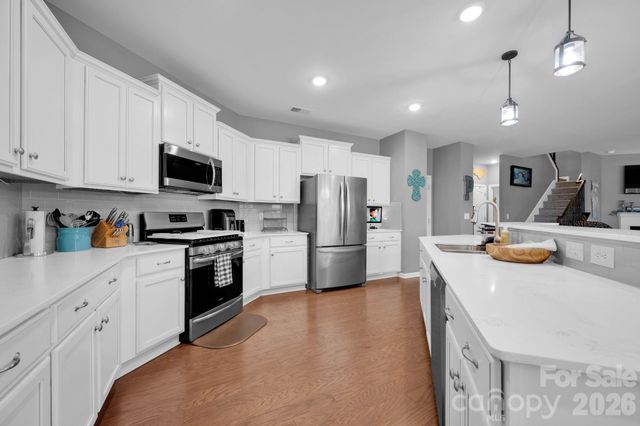 175 Falls Cove Drive, Troutman, NC 28166