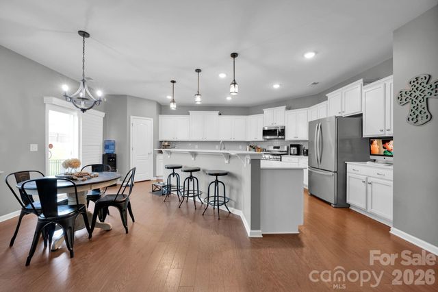 175 Falls Cove Drive, Troutman, NC 28166