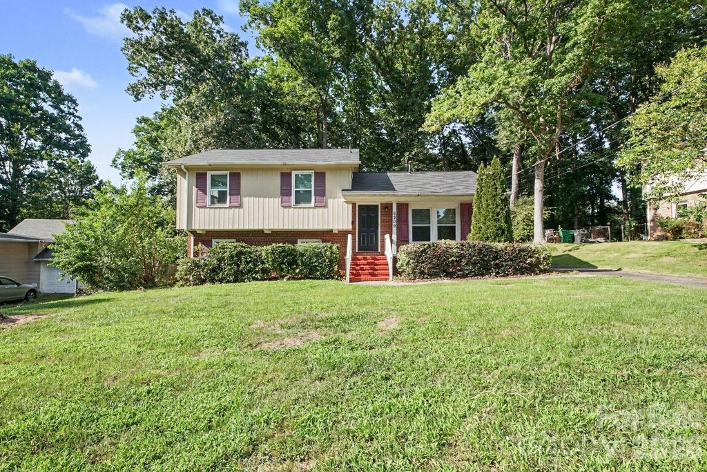 6209 Springfield Drive, Charlotte, NC 28212