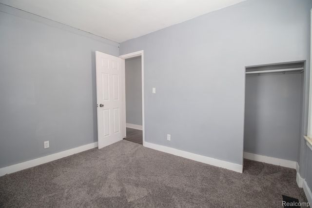 881 Garfield Avenue, Lincoln Park, MI 48146