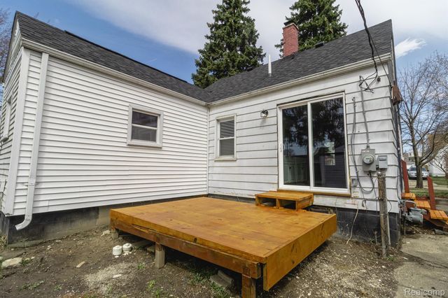 881 Garfield Avenue, Lincoln Park, MI 48146