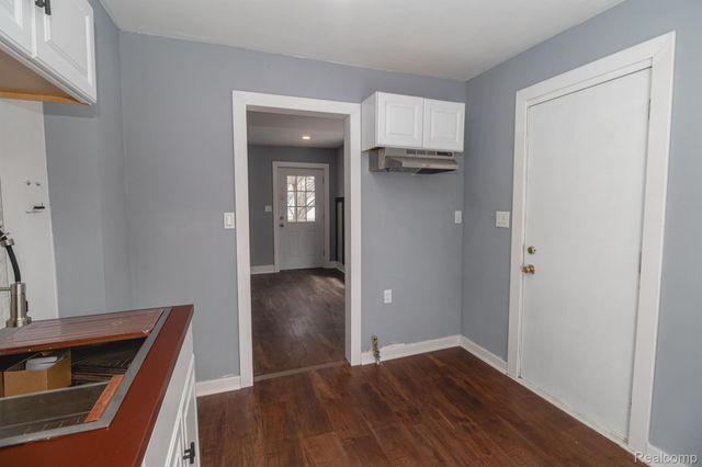 881 Garfield Avenue, Lincoln Park, MI 48146