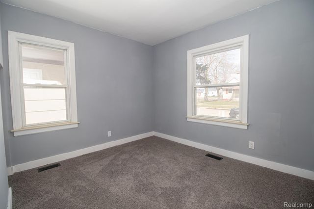 881 Garfield Avenue, Lincoln Park, MI 48146