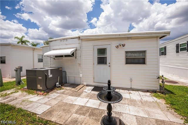 284 Blue Spring TER, North Fort Myers, FL 33903