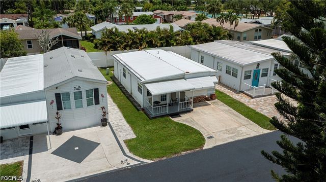 284 Blue Spring TER, North Fort Myers, FL 33903