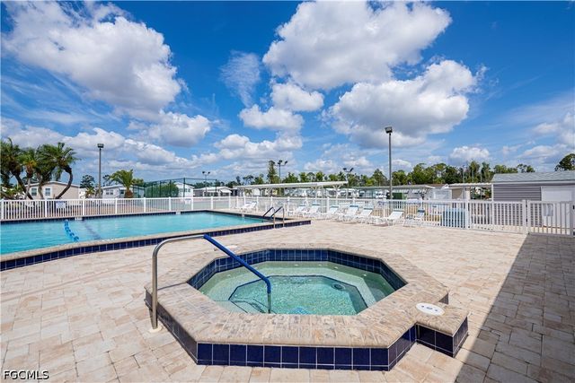 284 Blue Spring TER, North Fort Myers, FL 33903
