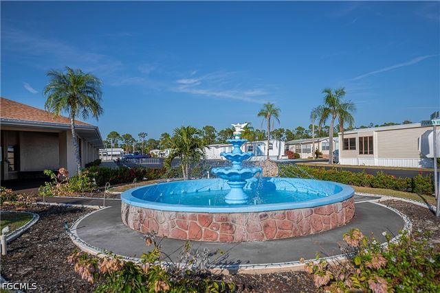 284 Blue Spring TER, North Fort Myers, FL 33903