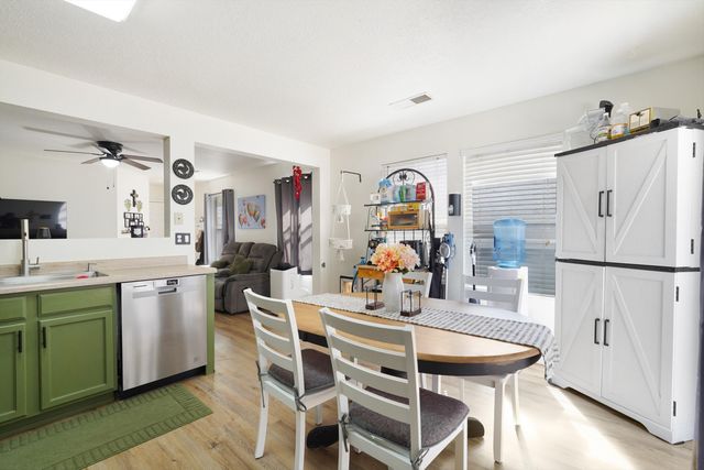6147 Park South Place NW, Albuquerque, NM 87114