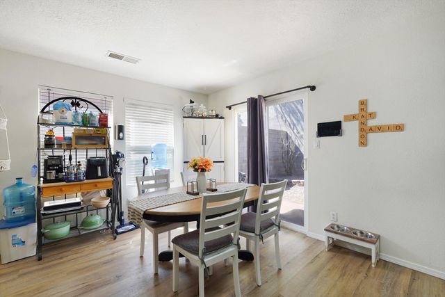 6147 Park South Place NW, Albuquerque, NM 87114