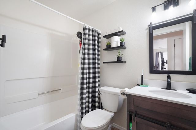 6147 Park South Place NW, Albuquerque, NM 87114