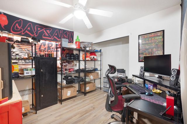 6147 Park South Place NW, Albuquerque, NM 87114