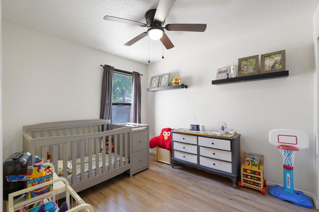 6147 Park South Place NW, Albuquerque, NM 87114
