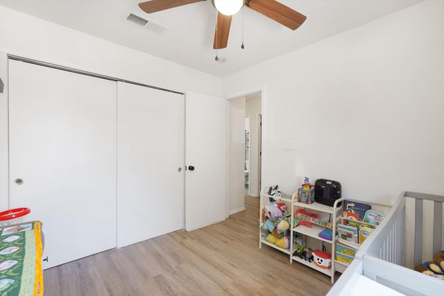 6147 Park South Place NW, Albuquerque, NM 87114