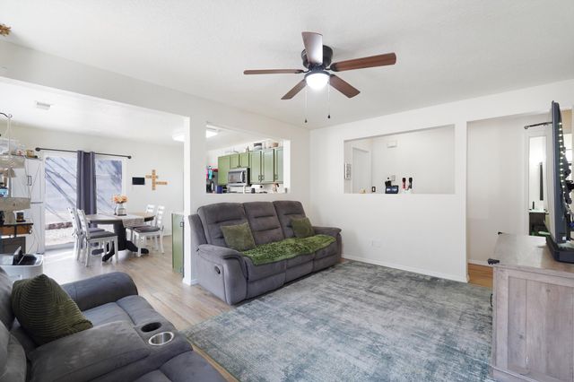 6147 Park South Place NW, Albuquerque, NM 87114