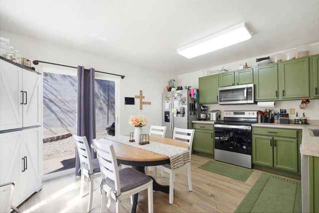 6147 Park South Place NW, Albuquerque, NM 87114