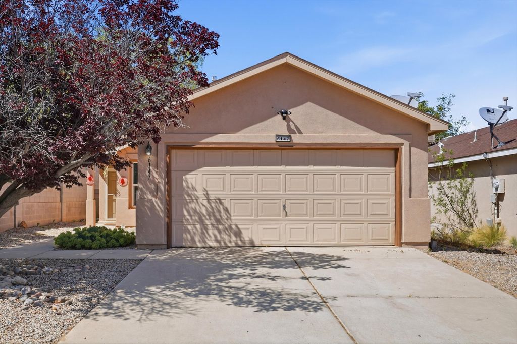 6147 Park South Place NW, Albuquerque, NM 87114
