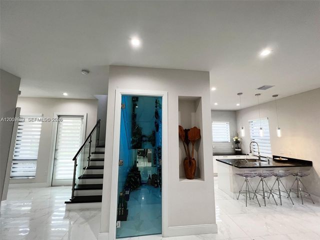 8253 NW 47th Ln, Doral, FL 33166