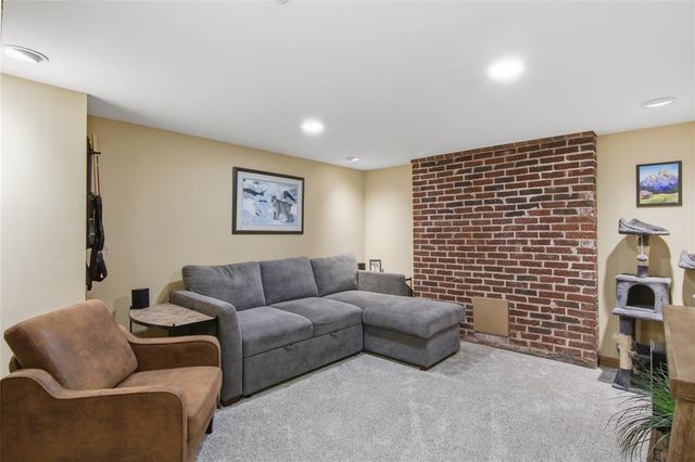 1902 Hogeboom Avenue, Eau Claire, WI 54701