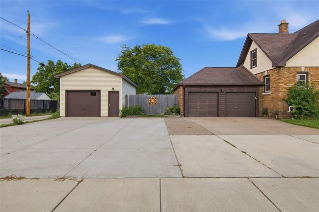 1902 Hogeboom Avenue, Eau Claire, WI 54701