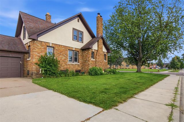 1902 Hogeboom Avenue, Eau Claire, WI 54701