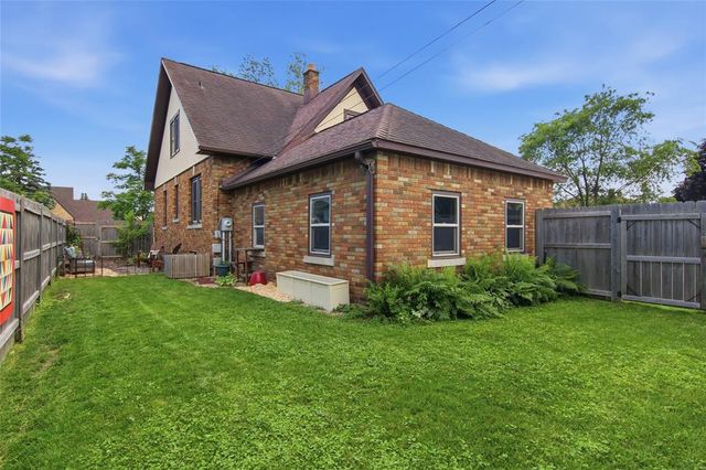 1902 Hogeboom Avenue, Eau Claire, WI 54701