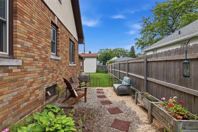1902 Hogeboom Avenue, Eau Claire, WI 54701