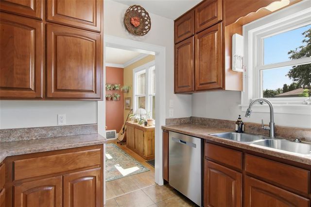 1902 Hogeboom Avenue, Eau Claire, WI 54701