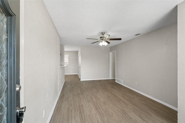 625 Seaside Drive, Dallas, TX 75232