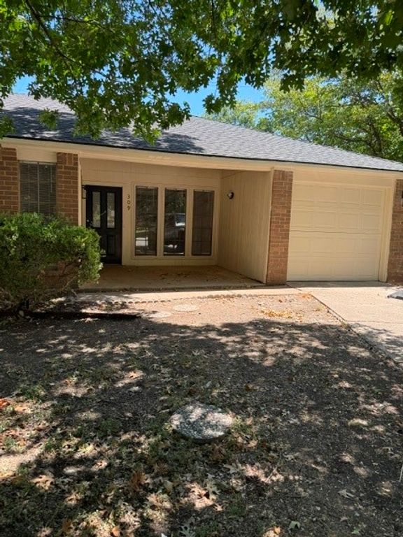 309 West Court, Glenn Heights, TX 75154 — exterior