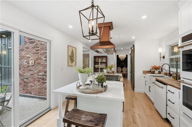 12000 Aberdeen Street, Leawood, KS 66209
