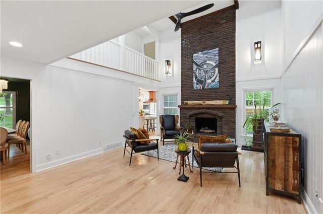 12000 Aberdeen Street, Leawood, KS 66209