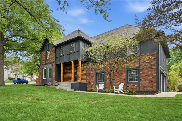 12000 Aberdeen Street, Leawood, KS 66209
