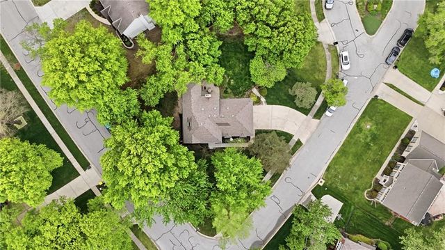 12000 Aberdeen Street, Leawood, KS 66209