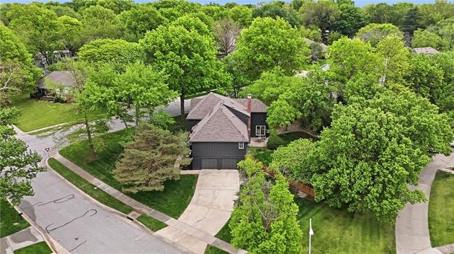 12000 Aberdeen Street, Leawood, KS 66209