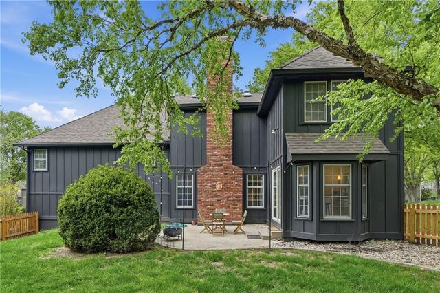 12000 Aberdeen Street, Leawood, KS 66209